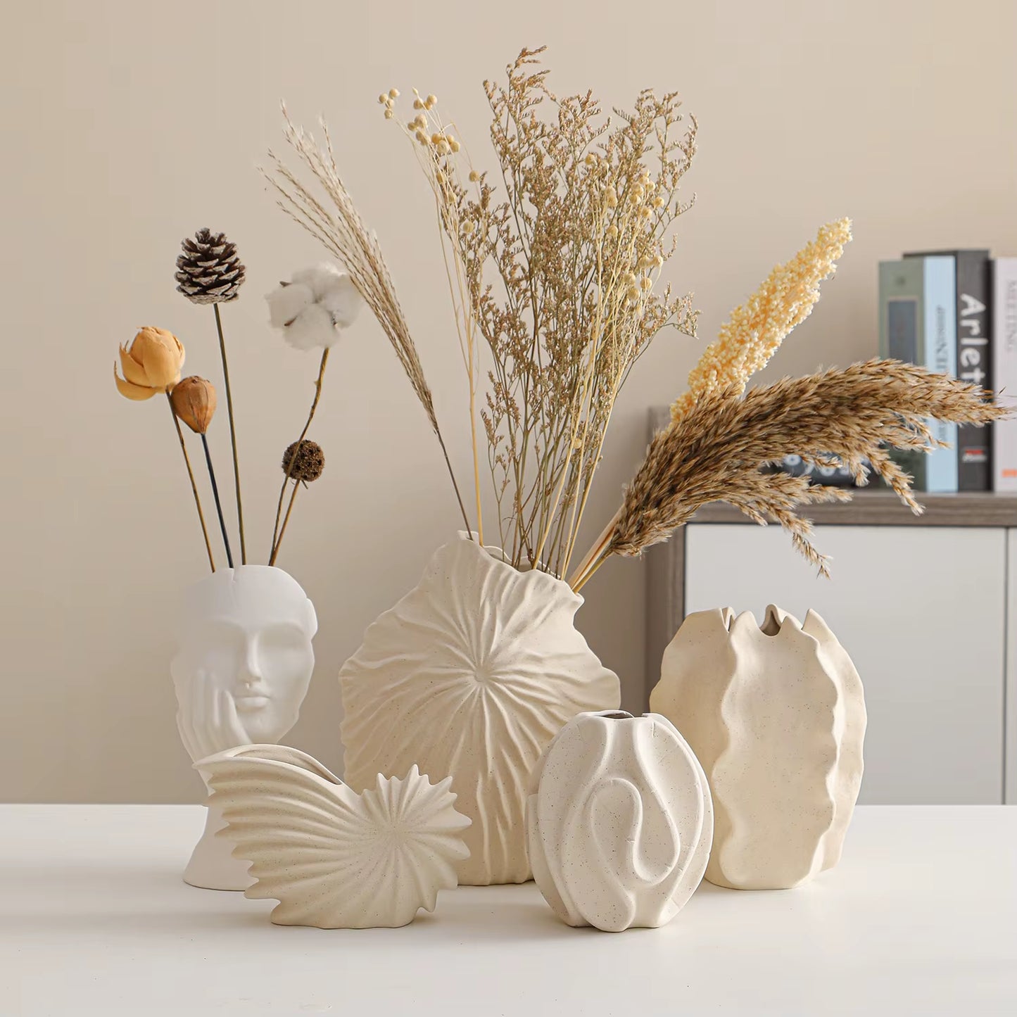 Ceramic Vase with Conch Design White Flower Pot Coral Vase Nordic Art Flower Arrangement Pot Living Room Desktop Decoration
