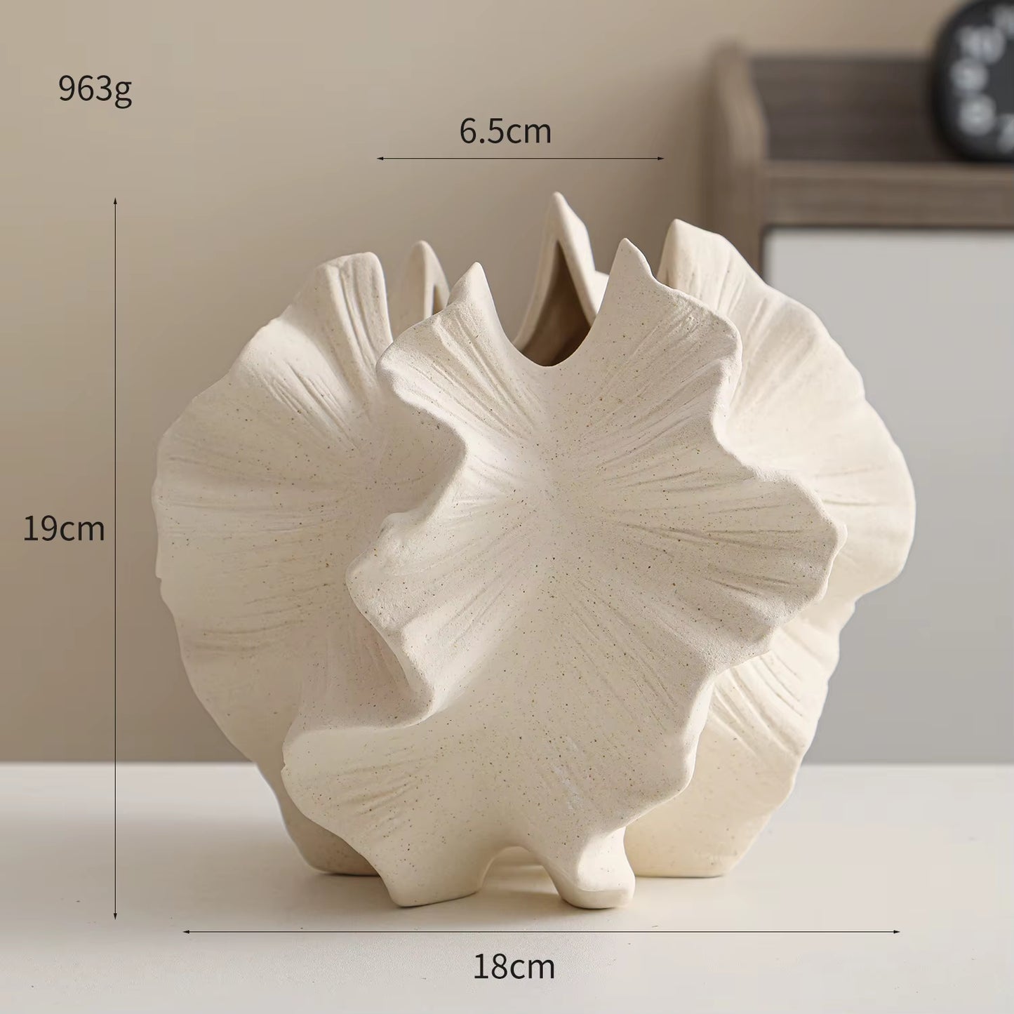Ceramic Vase with Conch Design White Flower Pot Coral Vase Nordic Art Flower Arrangement Pot Living Room Desktop Decoration
