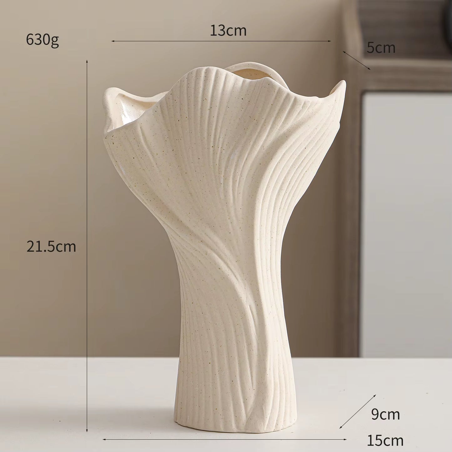 Ceramic Vase with Conch Design White Flower Pot Coral Vase Nordic Art Flower Arrangement Pot Living Room Desktop Decoration